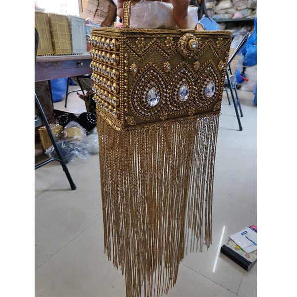 Embreagem de contas de strass com borlas longas douradas estilo indiano feito à mão