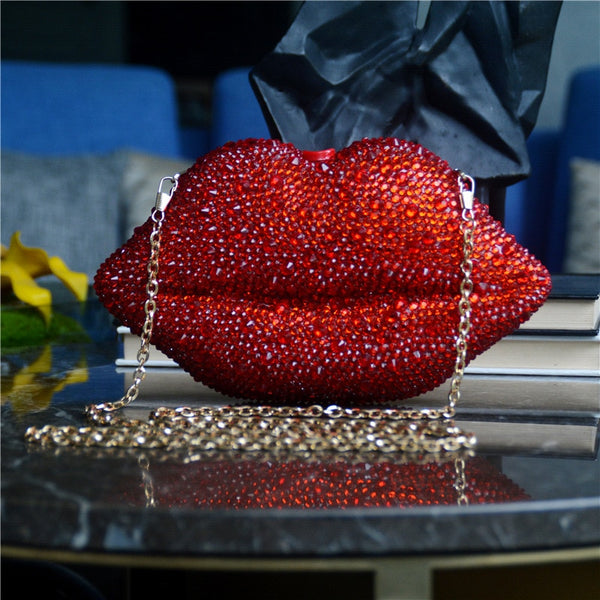 Pochette en forme de lèvre rouge