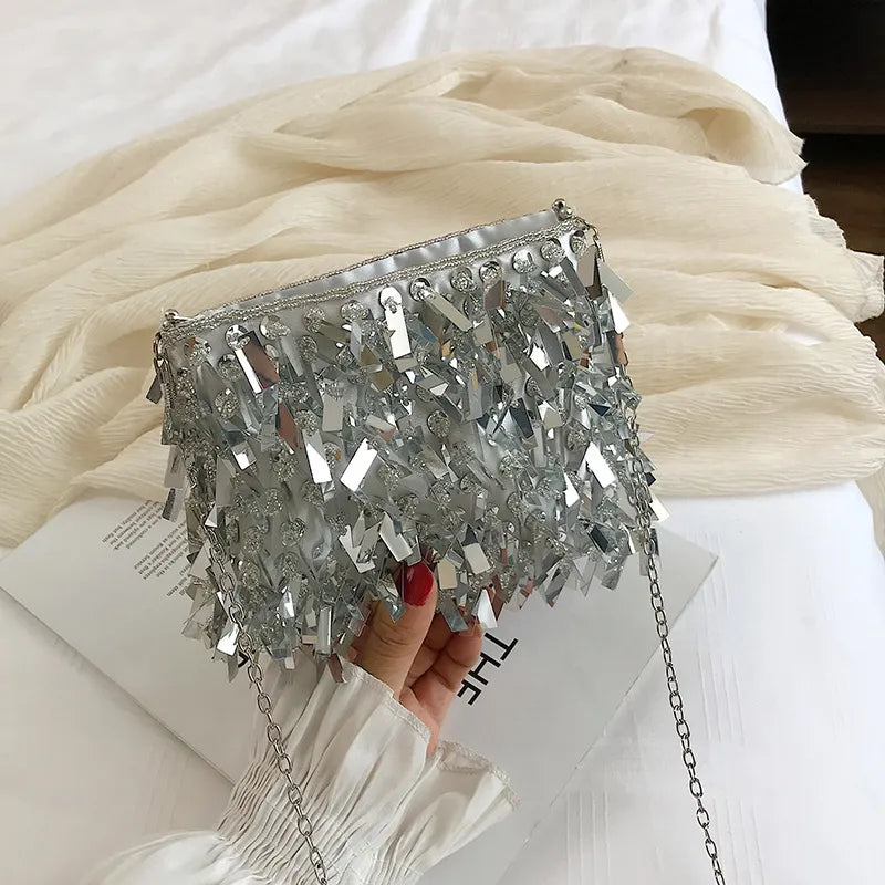 Sac à pompon en strass et sequins