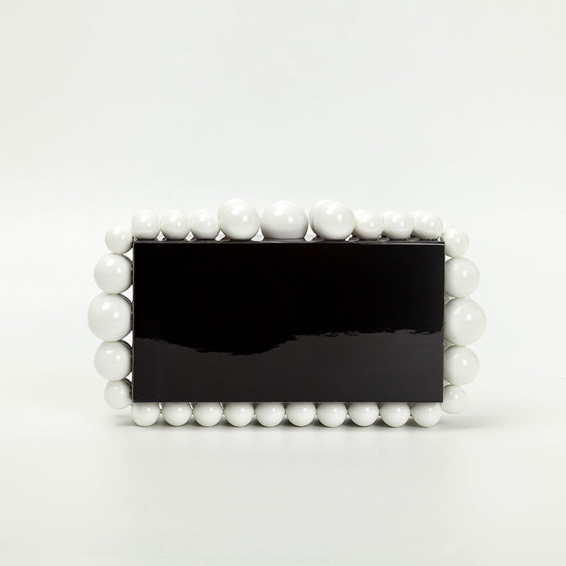 Pochette en acrylique avec perles